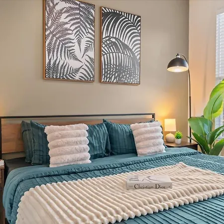 Villa Luxurious King 3Br Townhouse Mins To Uptown Clt!